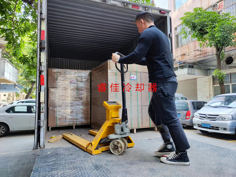 液壓機(jī)械廠配套，風(fēng)冷卻器RJ-355發(fā)貨