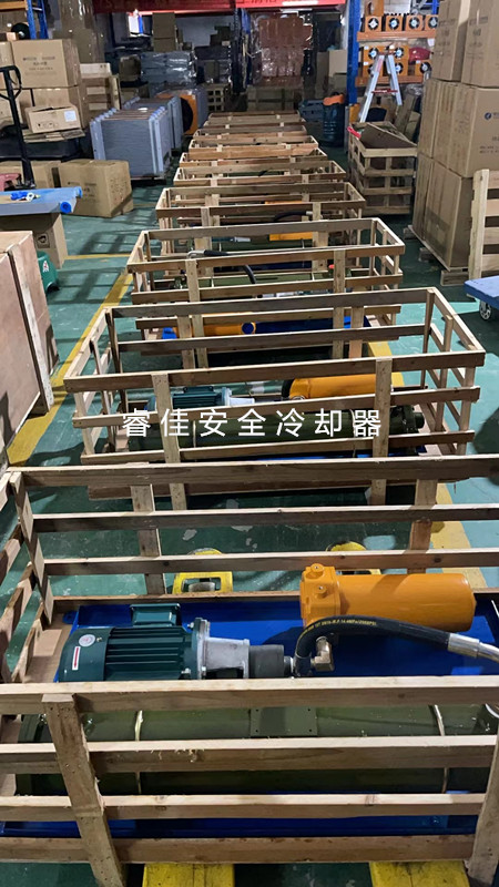 獨立循環(huán)水冷卻器用于鋼鐵廠減速機