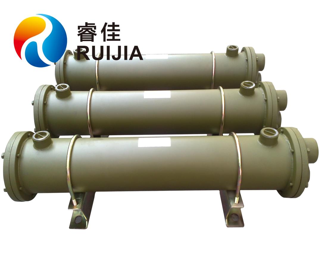 注塑機(jī)要冷卻用風(fēng)冷器好還是<font color='red'>水冷卻器</font>好？