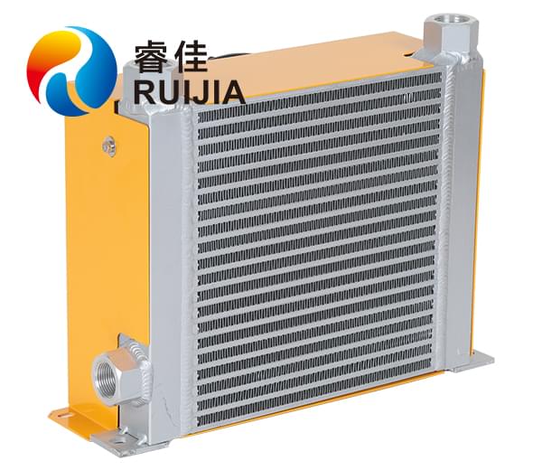 工程機械配套件在京召開 風<font color='red'>冷卻器</font>出路在何方？