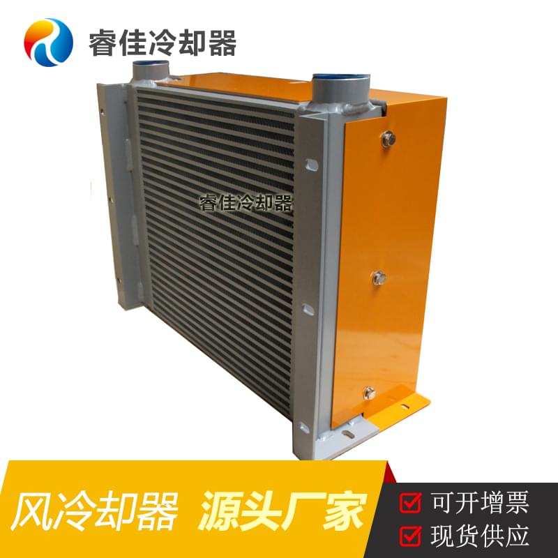 【改裝破碎錘】<font color='red'>挖掘機</font>加裝液壓油散熱器